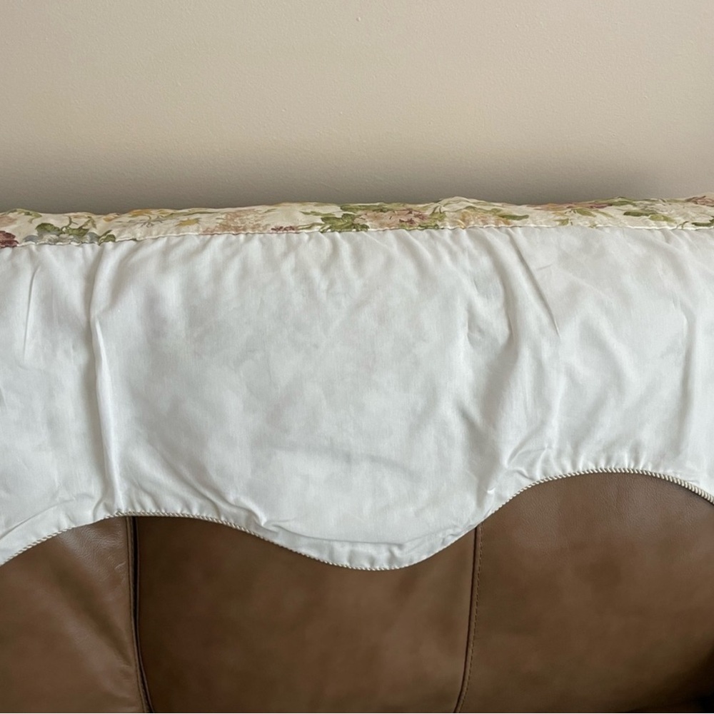 Window Valance - Picture 5 of 6